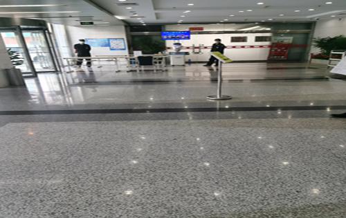 中关村大厦电梯