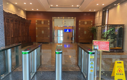 雍贵中心电梯