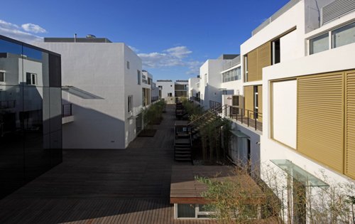 中间建筑办公室入口