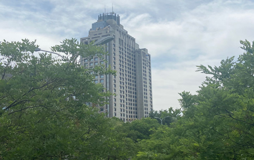 北京写字楼市场“冰火两重天”：出租不易，买卖增多
