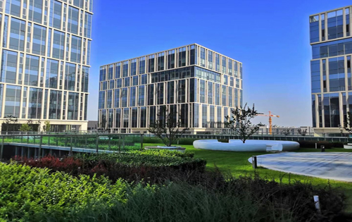 中国写字楼租赁需求保持活跃;科技与生命科学行业实现高速增长